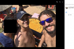 Luis Enrique Martínez Estañol y Héctor Castro Santana en una playa de España